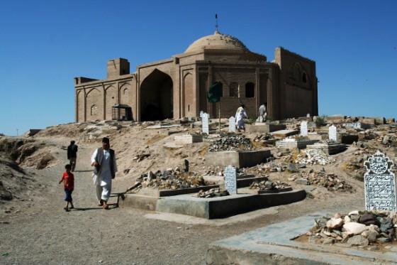 Afganistan - Herat Herat, Afganistan. W mieście jest kilkanaście cmentarzy (Fot. Grzegorz Król)