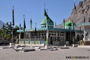 Szyicki kompleks Noorbakhashi Jamia. (Fot. www.loswiaheros.pl) Szyicki kompleks Noorbakhashi Jamia. (Fot. www.loswiaheros.pl)