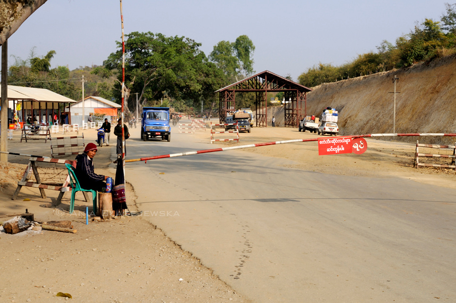 Birma, okolice Kentungu
