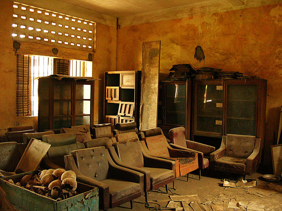 9. Kambodża, Phnom Penh. Reżimowcy wyrzucili z miast ludność, której nakazali pracę w kolektwnych gospodarstwach ronych. (Fot. Paweł Olszański)