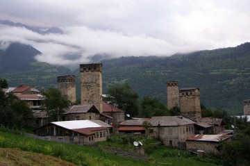 Kamienne wieże - Gruzja