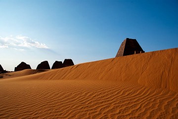 Piramidy w Meroe. (Fot. Marcin S. Sadurski)