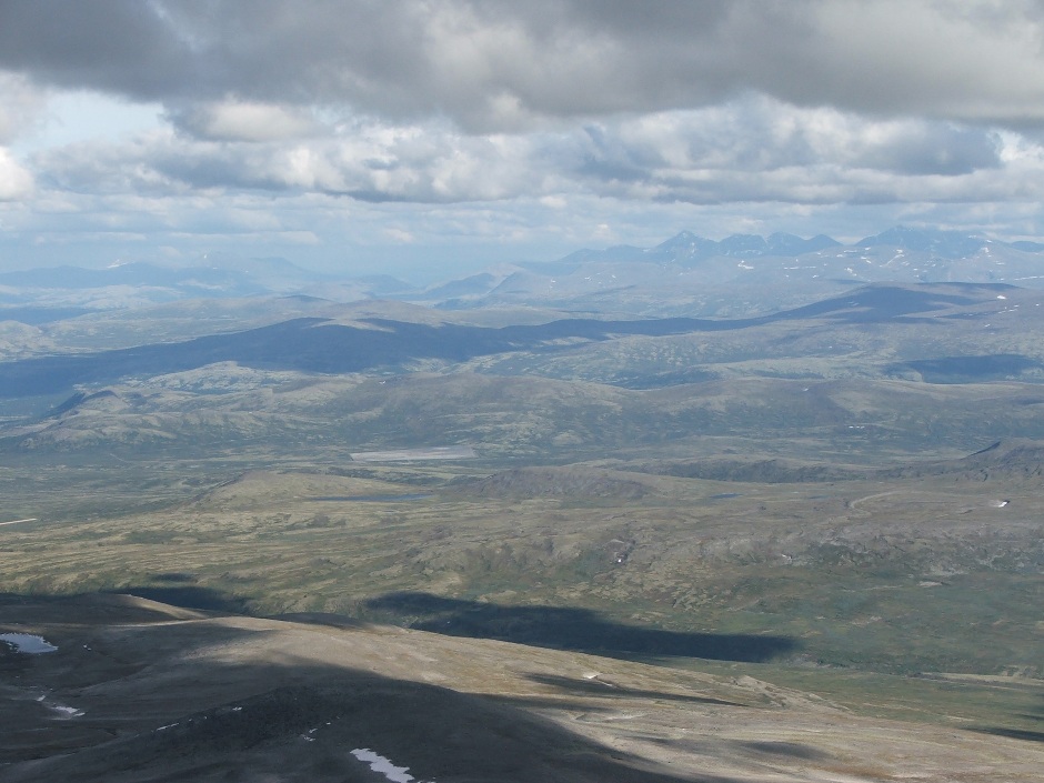 10. Snohetta 2286 m.n.p.m. widok z północnego zbocza. 10. Snohetta 2286 m.n.p.m. widok z północnego zbocza.