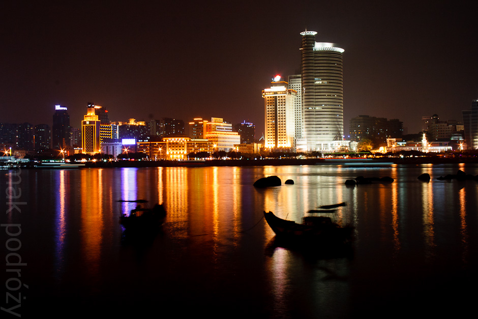 Miasto Xiamen nocą