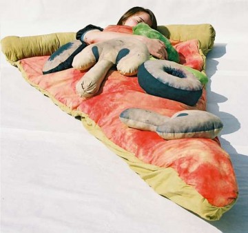 Pyszny śpiwór pizza (fot. likecool.com)