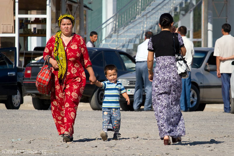 Tysiąc szklanek herbaty. Przez Turkmenistan