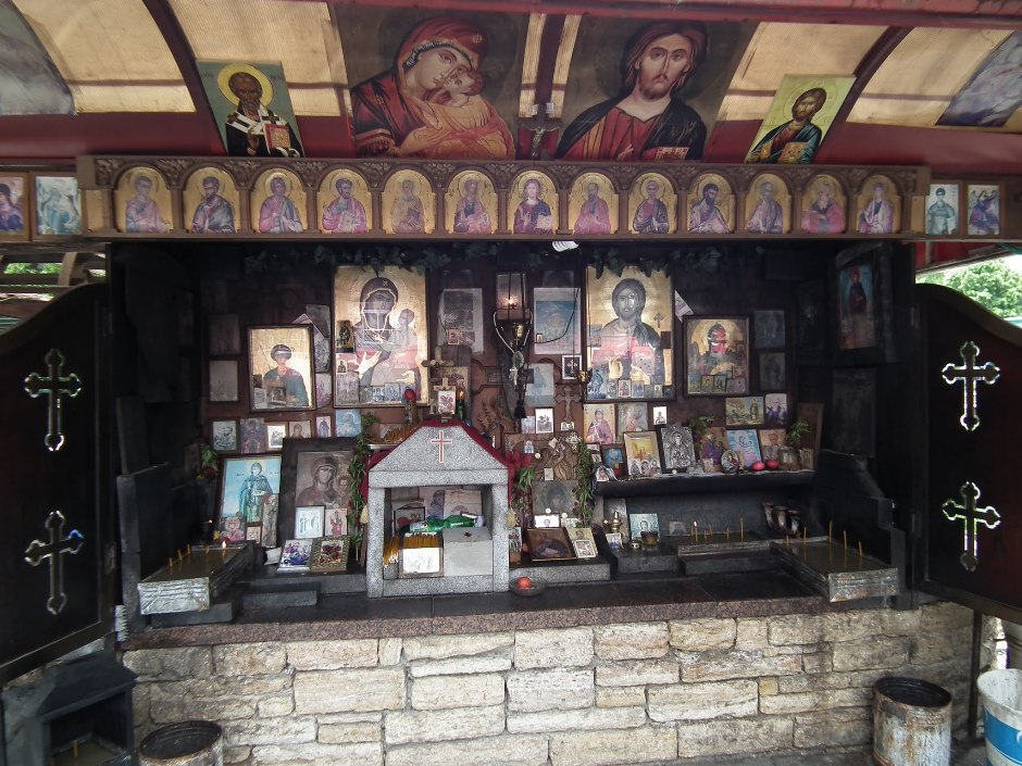 14. MACEDONIA, Ochryda. W Ochrydzie jest podobno 365 kościołów, nie sposób ich wszystkich odszukać, ale mija się je co kilka kroków. (Fot. Jadzia i Krzysiek Miszkiewiczowie) W Ochrydzie jest podobno 365 kościołów