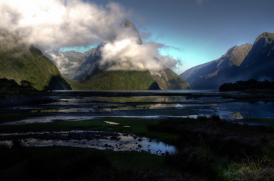 11. Nowa Zelandia, Milford Sound. Fiord, jedno z najbardziej popularnych miejsc w Nowej Zelandii nazywane czasami Ósmym Cudem Świata. (Fot. Kuba Adamiec) Fiord w Milford Sound