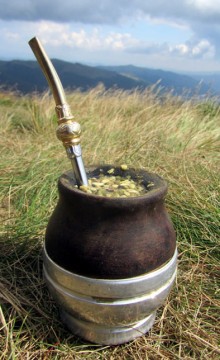 http://www.peron4.pl/wp-content/uploads/2013/06/Yerba-mate_fot_Fundacja-Kul-220x360.jpg