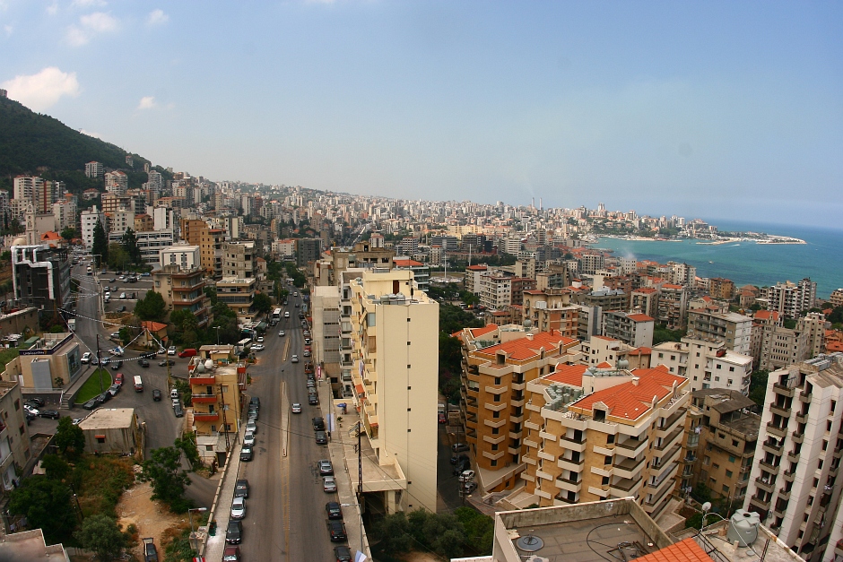 5. LIBAN, Dżunija (Jounieh). Podczas wojny domowej była miejscem ucieczki bogatych mieszkańców stolicy przed wojną. Dziś jest zamożnym miastem znanym z bogatego życia nocnego. (Fot. Rafał Żurkowski) Podróż przez Liban - foto