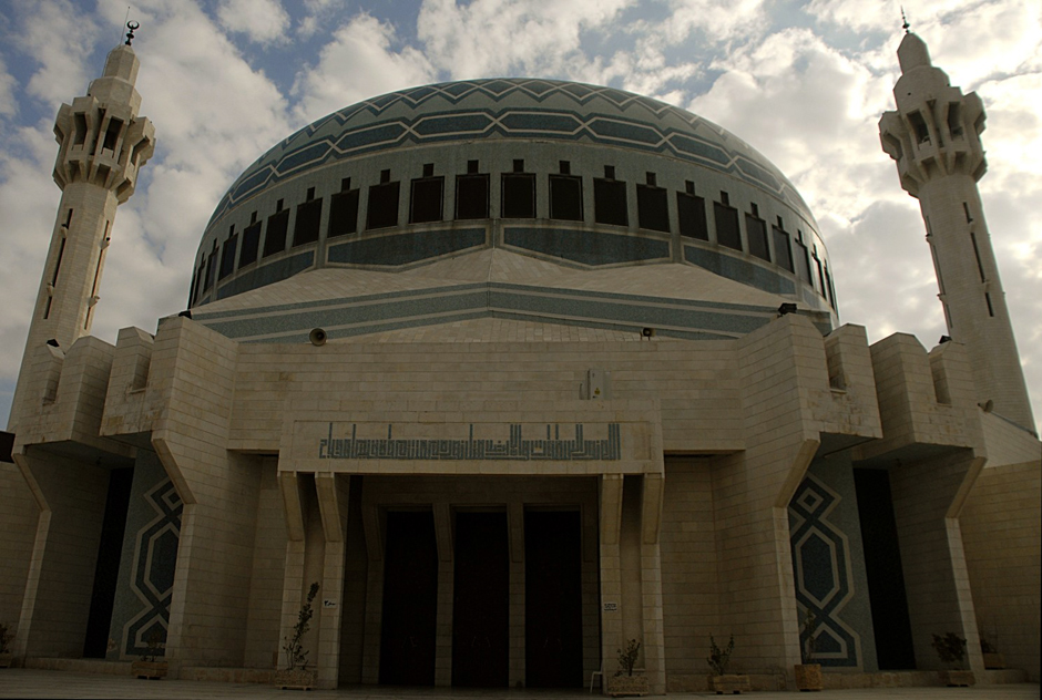 11. JORDANIA, Amman, styczeń 2014. R2D2? Za każdym razem mijając meczet króla Abd Allaha miałem skojarzenia z Gwiezdnymi Wojnami. Jest to jeden z nielicznych meczetów udostępniony do zwiedzania niemuzułmanom. (Fot. Norbert Skrzyński) Meczet króla Abd Allaha - wycieczka po Ammanie - foto