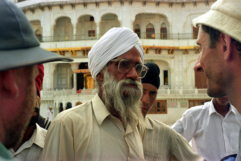 13. Zdziwiony Sikh spotyka turystów z Polski. (Fot. Grzegorz Król) Zdziwiony Sikh spotyka turystów z Polski