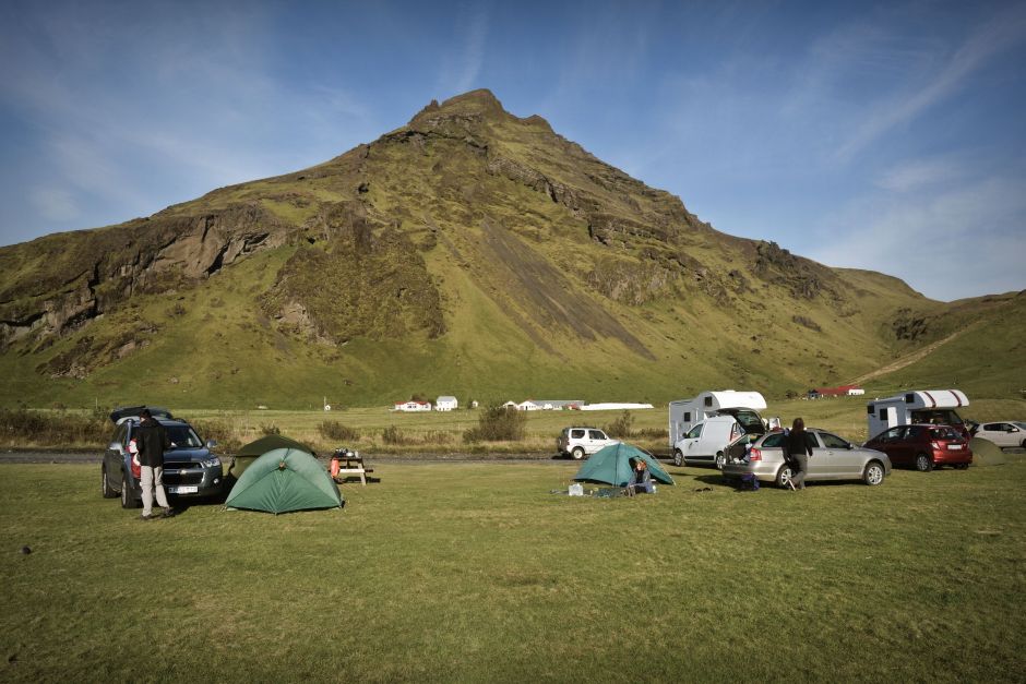Zdjęcia z podrózy na Islandię. Nocleg w namiocie na jednym z campingów. (Fot. Bartek Borys) Camping na Islandii - ceny należą tu do najtańszych