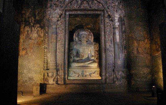 Kamienny Budda w Adżancie