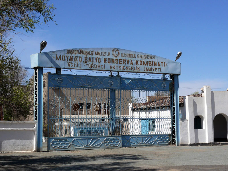 Opuszczona fabryka konserw rybnych w Mujnaku - relacja z podróży do Uzbekistanu